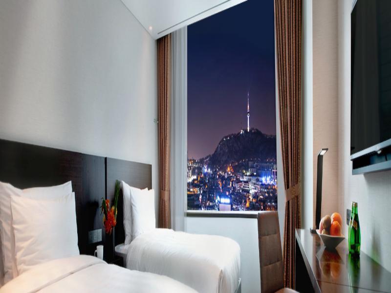 Lotte Myeongdong โซล